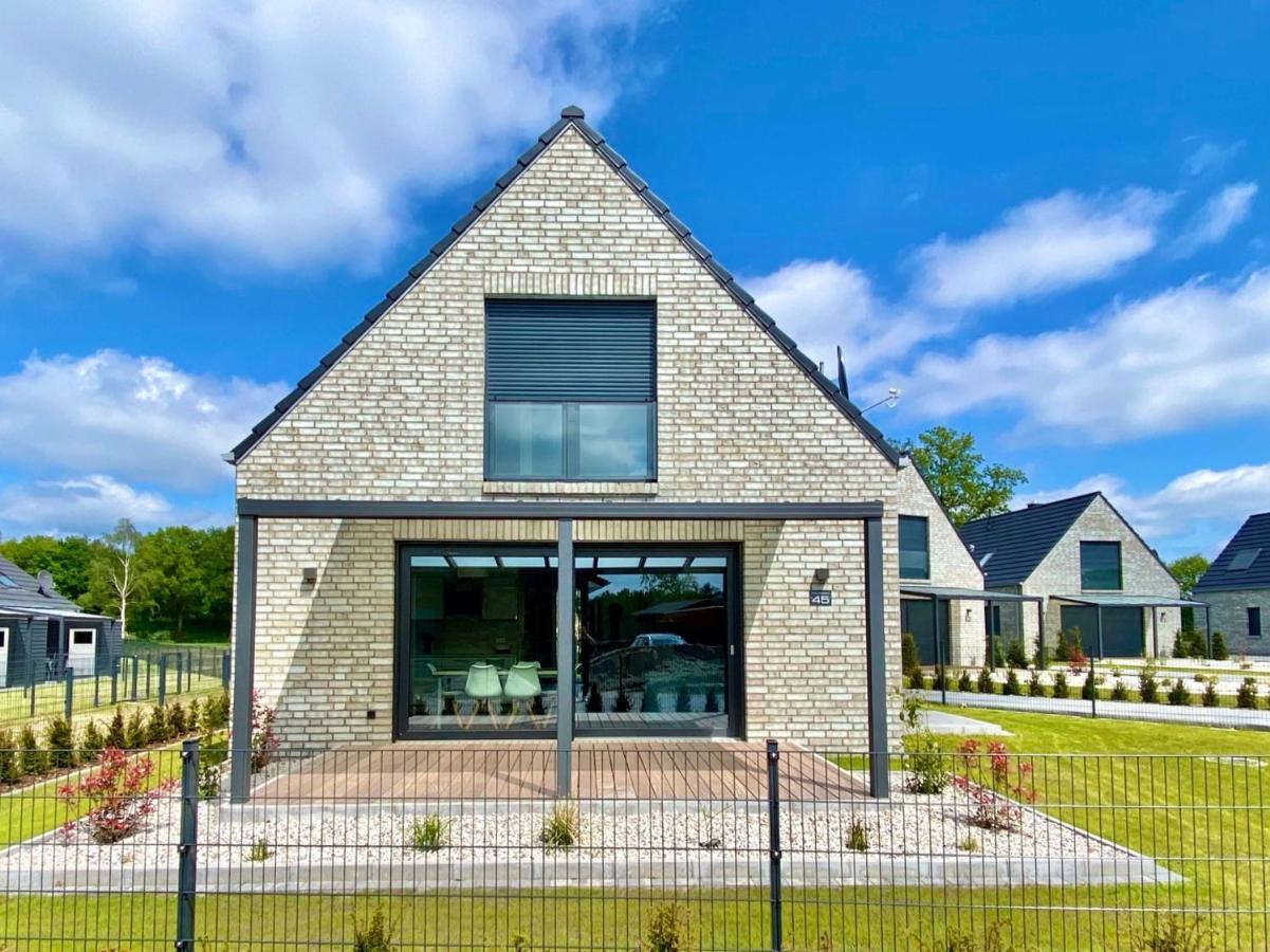 Ferienhaus Seestern Am Harkebruegger See Mit Sauna Und Kamin Barssel  エクステリア 写真