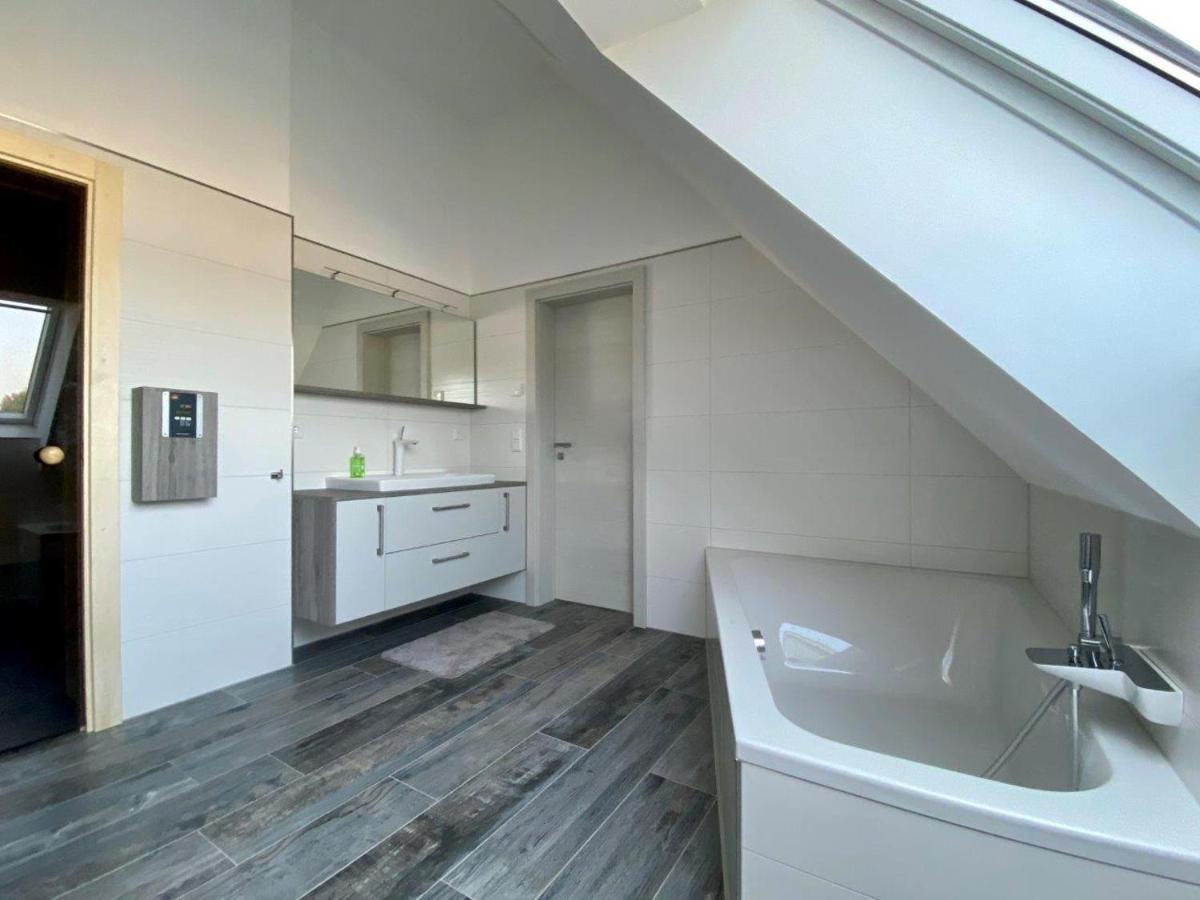 Ferienhaus Seestern Am Harkebruegger See Mit Sauna Und Kamin Barssel  エクステリア 写真